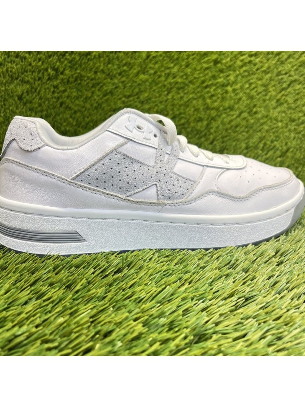 Under Armour Court 96 Mens Size 8 White Gray Athletic Leather Shoes Sneakers